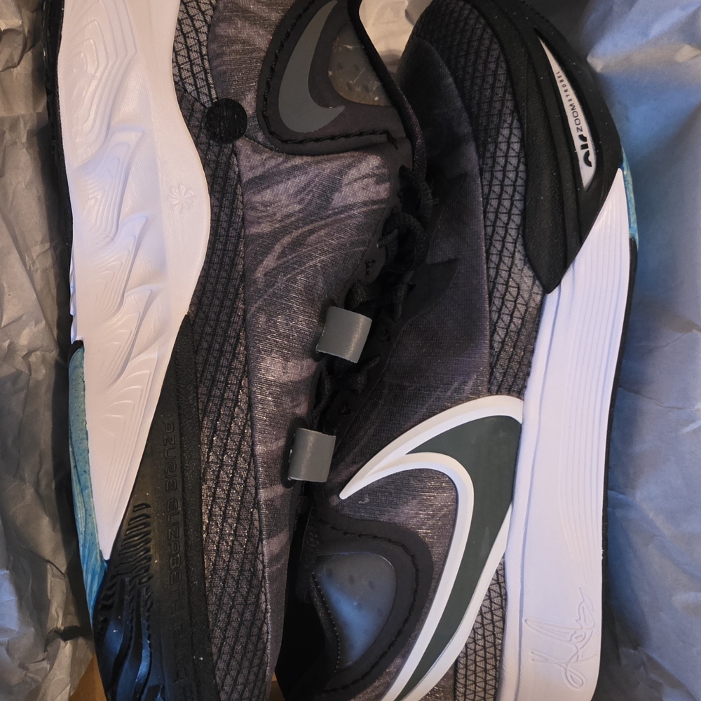 Nike Black and White Athletic Shoes
